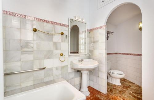 San Bartolome Apartment | Casa Palacio Madre de Dios I y II