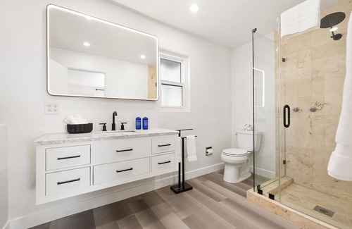 Uptown Design District Hotel | Casa Palma Hotel & Bungalows
