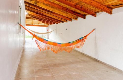 Santo Antonio Villa | Casa para até 10 pessoas com churrasqueira QF1846