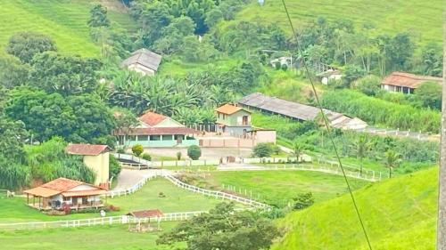 Sao Jose do Ribeirao House | Casa para temporada em Fazenda, natureza exuberante, muito verde.