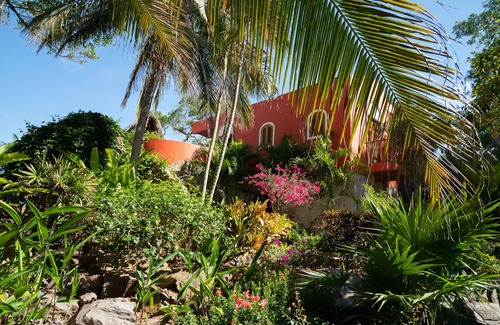 Platanitos Villa | Casa Paraiso, Ocean-front Getaway in a private magical community
