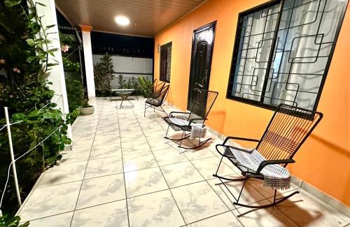 Parrita House | Casa Paraiso Tropical