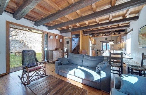 Gessa House | Casa Parrot: Private garden and balcony with views by Eth Flòc