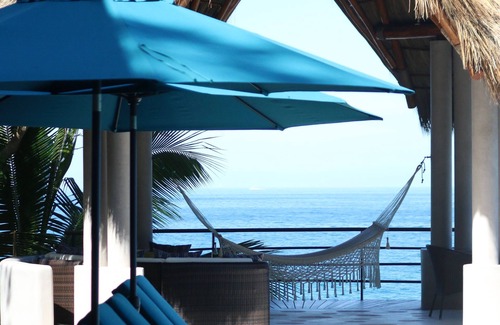 South Shore Hotel Area Villa | Casa Peña Del Mar is a Luxurious Oceanfront Home in Exclusive Gated Community
