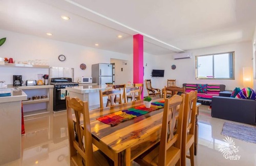 Colonia Meteorologico Apartment | Casa Perla Suite 2 : Caribbean Oceanfront 2 Bdrm w/rooftop dipping pool