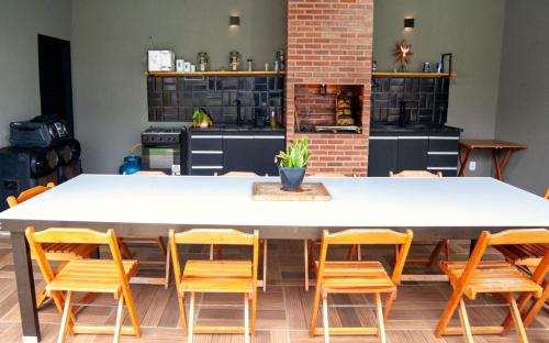 Jacone House | Casa pet friendly c piscina churrasqueira e wi-fi