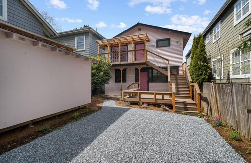Capitol Hill House | Casa Picasso in North Capitol Hill- Rose Period