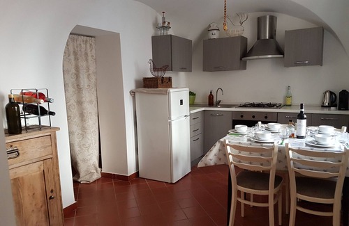 Isolabona House | Casa Pietra, traditional holiday house for 8 people in a typical Italian village