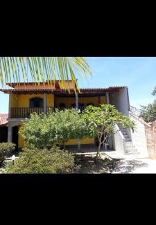 Jacone House | Casa Piscina, Saquarema, Jaconé, segundo andar, independente, com 2 quartos 2 banheiros, cozinha e varanda superior. Com piscina e churrasqueira exclusiva para hospedes, garagem