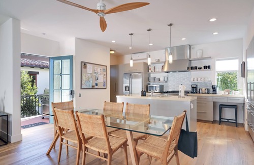 West Beach House | "Casa Playa" in the heart of West Beach - impeccably remodeled, with A/C and 2 car garage!