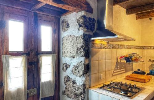 Taibique House | Casa Poesía de El Hierro, situada en el centro de El Pinar