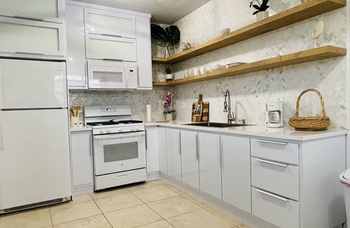 Maleza Baja House | Casa Polanco -Gorgeous Home W/Salt- Water Pool/Solar PanelsnRecently remodeled