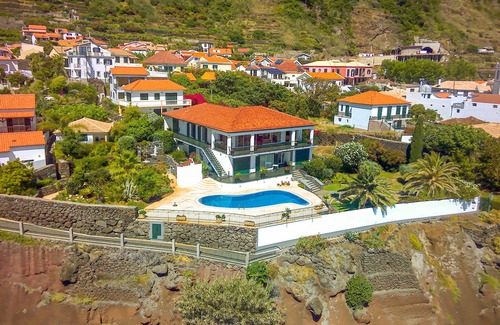 Jardim do Mar Villa | Casa Pontinha, Seafront Villa, with Private Pool in Jardim do Mar