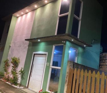 Palhoca House | Casa próximo à praia com piscina , hospeda até 20 pessoas