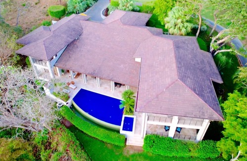 Santa Barbara House | Casa Puma. Your Dream Costa Rica Vacation Starts Here. 5-Bedroom Home.
