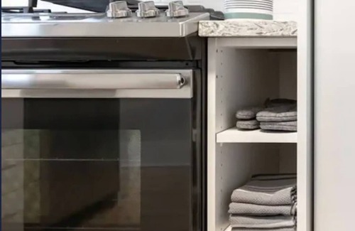 Leslieville Apartment | Casa Queen East - Modern 2BR Suite