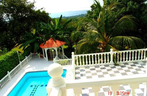 Melgar House | Casa Quinta Privada en Condominio la Estancia en Melgar