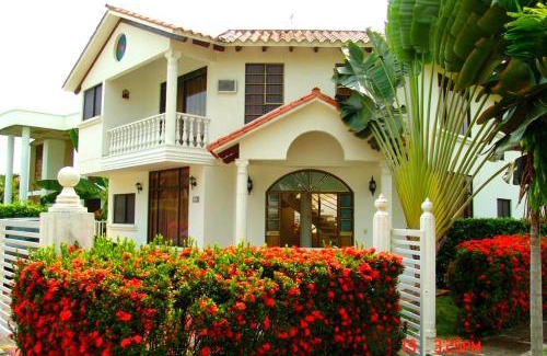 Melgar House | Casa Quinta Privada en Condominio la Estancia en Melgar