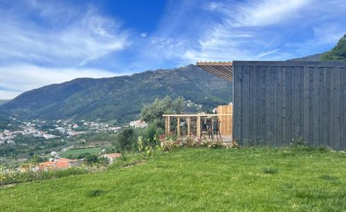 Manteigas Cabin | Casa Raposa Lodges - Terrace Mountain View