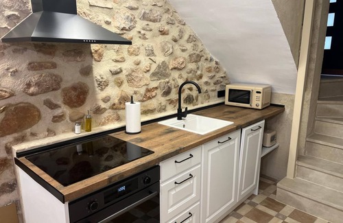 Montanejos Cottage | Casa Raquel Montanejos with capacity for ten people.