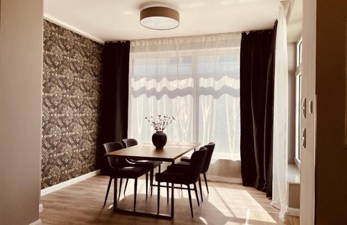 Dittelstedt Apartment | CASA REHSE I Loft-Apartment mit Gartenblick I kostenlos Parken & WLAN I Self-Check-in I 55Zoll-Smart&Kabel-TV I ÖPNV