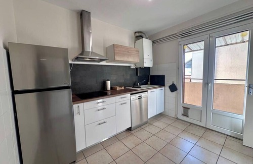 Brive-la-Gaillarde Apartment | Casa Ribot #10 - T4 pour 5 personnes - Proche Centre Ville