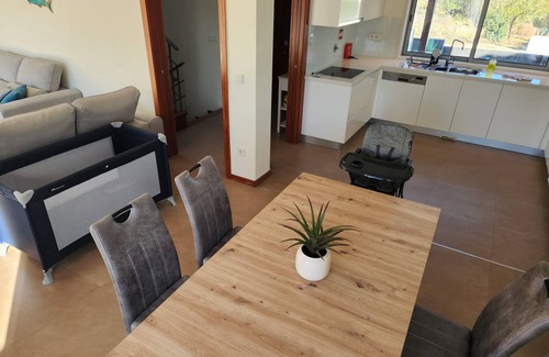 Alcantarilha House | CASA ROGEL: PRIVATE HEATED POOL, GAMES, WIFI, WALK TO TOWN, 5 MIN DRIVE TO BEACH