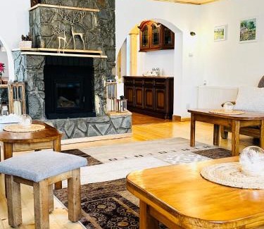 Hangu House | Casa Rogin