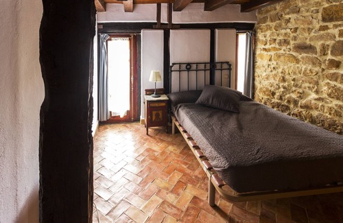 Canduela House | Casa Roja
