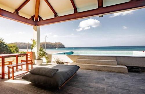 Las Escobas del Venado House | CASA ROSA 49’ - Playa Venao Beach