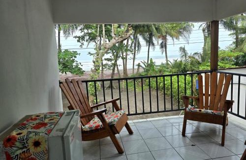 Tortuguero Apartment | Casa Rosa - Beach Front