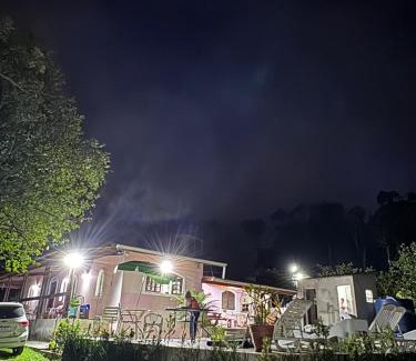 Cotia House | casa rosa