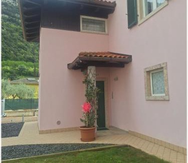 Padergnone House | Casa 'Rosa dei laghi'