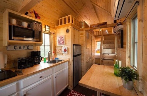 Willis Cabin | Casa Rosa Waterfront Tiny Home nLake Conroe Retreat Beautiful Sunsets