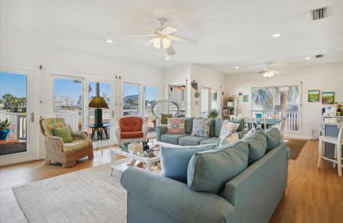 Pirates Beach House | Casa Rosa West