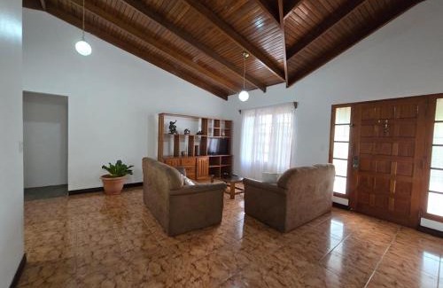 Bolivar House | Casa Rosabella
