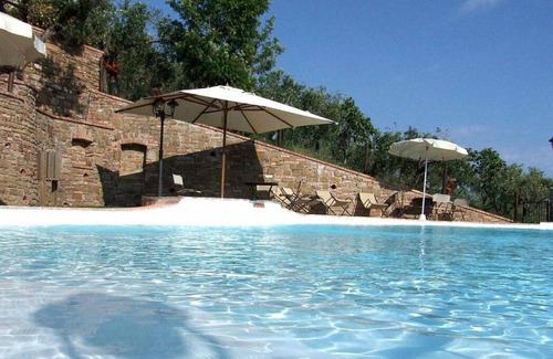 Casal Velino House | Casa Rosamunda C: A welcoming apartment that covers the entire ground floor of a villa, with Free WI-FI.