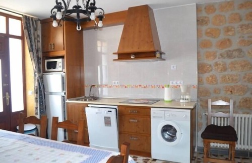 Canicosa de la Sierra Cottage | Casa Rural Bocanegra for 8 people