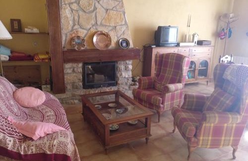 Villarroya de los Pinares House | CASA RURAL AMADOR