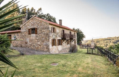 Campo Lameiro House | Casa Rural A Avoa María