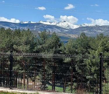 Hoyos del Espino Ski Chalet | Casa Rural Alta Ladera