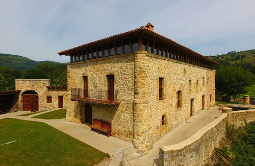 Secadura House | Casa Rural Alvarado, walled tower house from the 15th century, capacity 20-30 people.