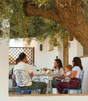 Taberno House | Casa Rural Alzabara con Piscina Privada