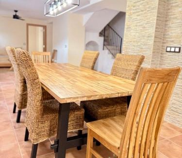 Quatretondeta Ski Chalet | CASA RURAL BIENVENIDA