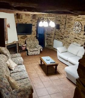Moreda House | CASA RURAL BIERZO ENCANTADO