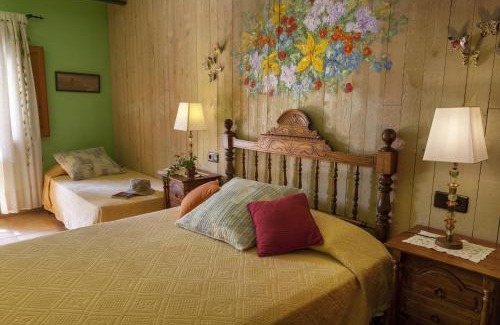 Garriguella House | Casa Rural Can Coll