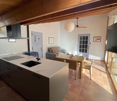 Santa Maria de Corco House | Casa Rural Can Titus