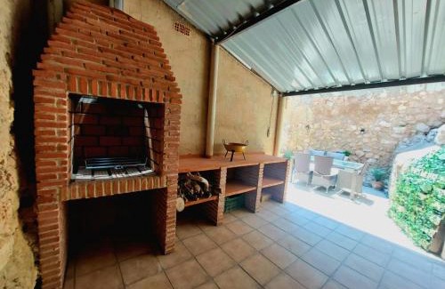 Jorquera House | Casa rural con barbacoa y amplia terraza.