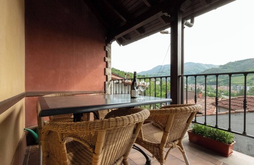 Pola de Lena Cottage | Casa Rural con Chimenea y Vistas a la Montaña