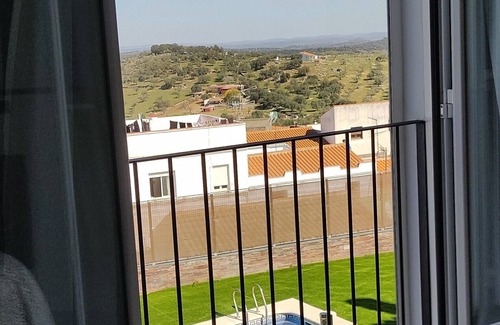 Segura de Leon House | Casa Rural con Chimenea en Dormitorio, y Sala de Juegos. Con Piscina en Verano!